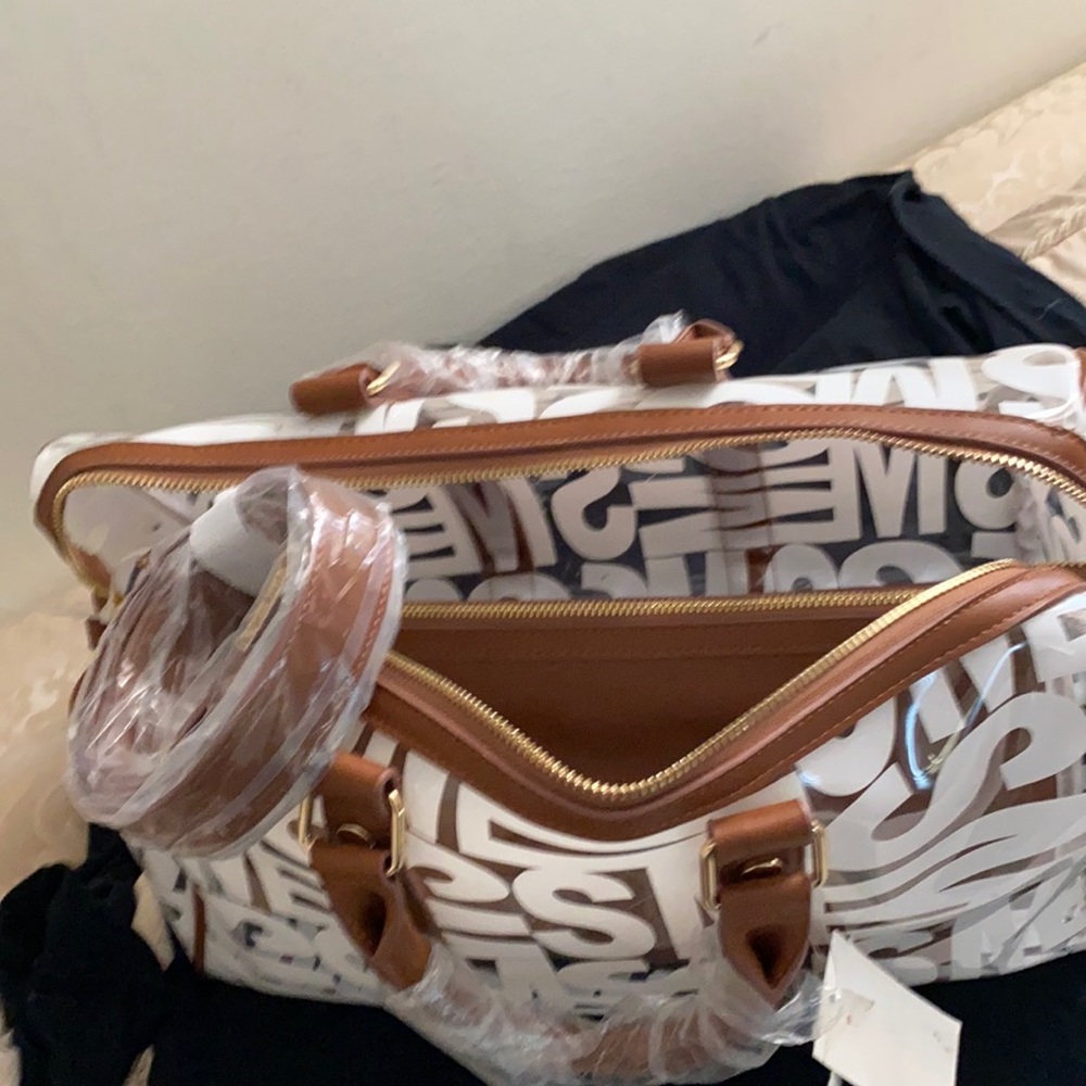 Steve Madden very attractive handbag